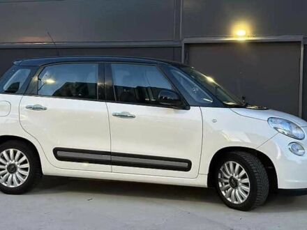Фиат 500 2015 в Киеве на Automoto.ua Белый Фиат 500, объемом двигателя 1.2 л и пробегом 154 тыс. км за 9390 $, фото 1 на Automoto.ua