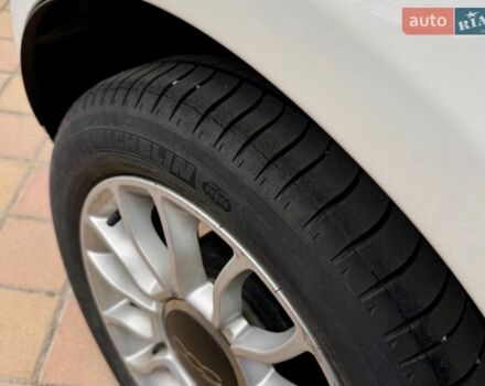 Білий Фіат 500, об'ємом двигуна 1.24 л та пробігом 53 тис. км за 10500 $, фото 1 на Automoto.ua