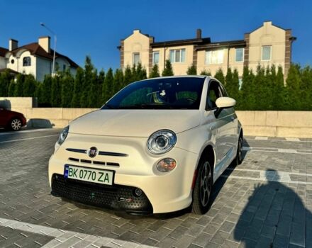 Белый Фиат 500, объемом двигателя 1 л и пробегом 52 тыс. км за 9000 $, фото 1 на Automoto.ua