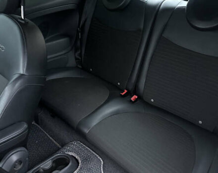 Черный Фиат 500, объемом двигателя 1.37 л и пробегом 190 тыс. км за 6500 $, фото 10 на Automoto.ua