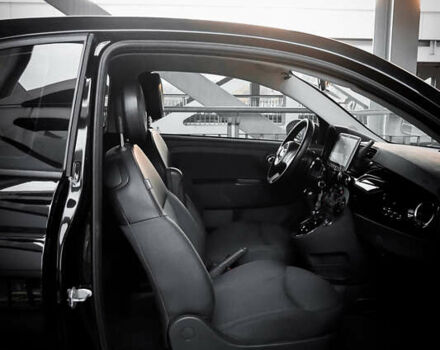 Черный Фиат 500, объемом двигателя 1.37 л и пробегом 114 тыс. км за 9500 $, фото 3 на Automoto.ua