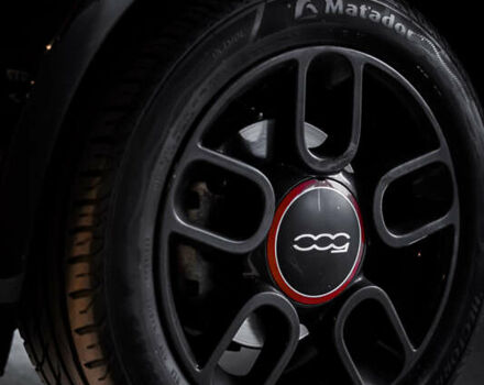 Черный Фиат 500, объемом двигателя 1.37 л и пробегом 114 тыс. км за 9500 $, фото 9 на Automoto.ua