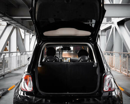 Черный Фиат 500, объемом двигателя 1.37 л и пробегом 114 тыс. км за 9500 $, фото 8 на Automoto.ua