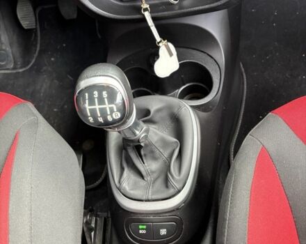 Красный Фиат 500, объемом двигателя 0.9 л и пробегом 95 тыс. км за 9499 $, фото 5 на Automoto.ua