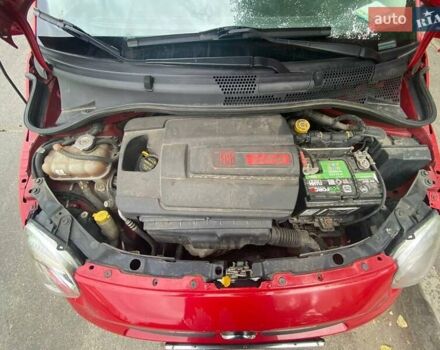 Красный Фиат 500, объемом двигателя 1.37 л и пробегом 112 тыс. км за 10500 $, фото 2 на Automoto.ua