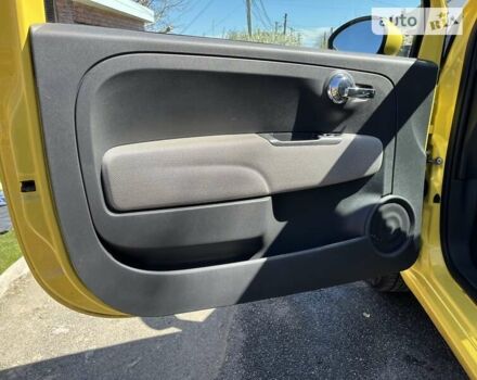 Желтый Фиат 500, объемом двигателя 1.24 л и пробегом 195 тыс. км за 5750 $, фото 24 на Automoto.ua