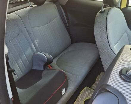 Жовтий Фіат 500, об'ємом двигуна 1.4 л та пробігом 107 тис. км за 7000 $, фото 17 на Automoto.ua