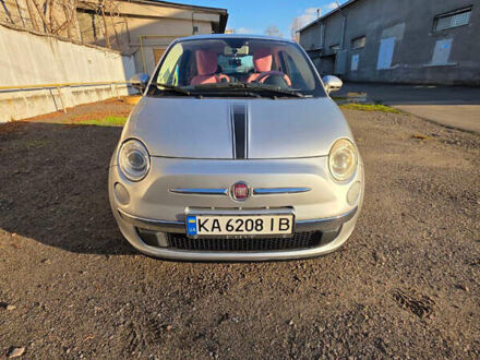 Серый Фиат 500, объемом двигателя 1.37 л и пробегом 130 тыс. км за 6500 $, фото 1 на Automoto.ua