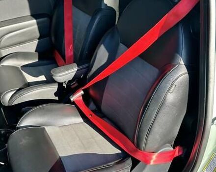 Зеленый Фиат 500, объемом двигателя 1.37 л и пробегом 115 тыс. км за 8700 $, фото 11 на Automoto.ua