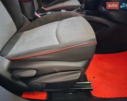 Белый Фиат 500 X, объемом двигателя 2.4 л и пробегом 146 тыс. км за 11000 $, фото 30 на Automoto.ua