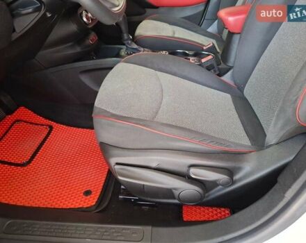 Белый Фиат 500 X, объемом двигателя 2.4 л и пробегом 146 тыс. км за 11000 $, фото 13 на Automoto.ua