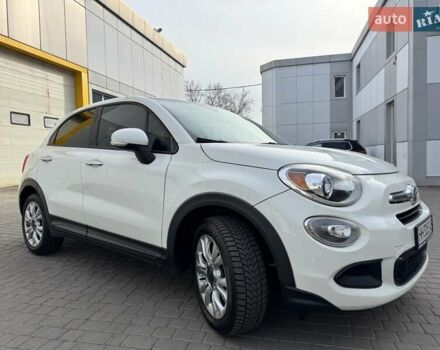 Белый Фиат 500 X, объемом двигателя 2.4 л и пробегом 122 тыс. км за 11700 $, фото 1 на Automoto.ua