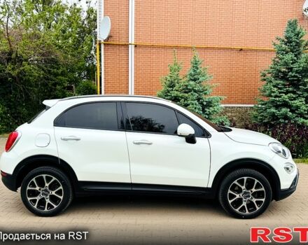 Белый Фиат 500 X, объемом двигателя 1.4 л и пробегом 56 тыс. км за 15300 $, фото 1 на Automoto.ua