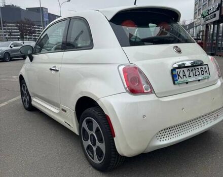 Белый Фиат 500e, объемом двигателя 0 л и пробегом 68 тыс. км за 6500 $, фото 5 на Automoto.ua