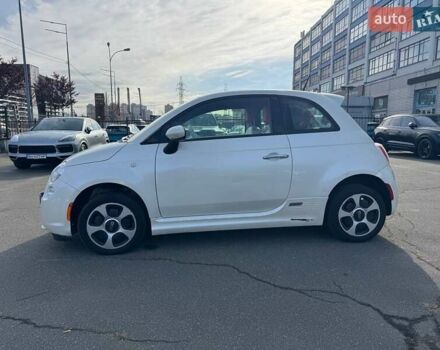 Белый Фиат 500e, объемом двигателя 0 л и пробегом 68 тыс. км за 6500 $, фото 6 на Automoto.ua