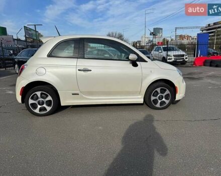 Белый Фиат 500e, объемом двигателя 0 л и пробегом 68 тыс. км за 6500 $, фото 2 на Automoto.ua