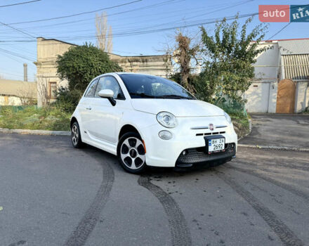 Белый Фиат 500e, объемом двигателя 0 л и пробегом 135 тыс. км за 6900 $, фото 5 на Automoto.ua