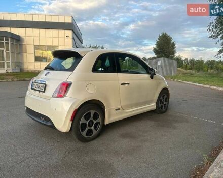 Белый Фиат 500e, объемом двигателя 0 л и пробегом 68 тыс. км за 6300 $, фото 4 на Automoto.ua
