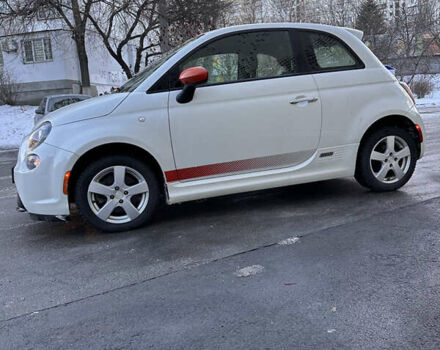 Белый Фиат 500e, объемом двигателя 0 л и пробегом 45 тыс. км за 7350 $, фото 1 на Automoto.ua