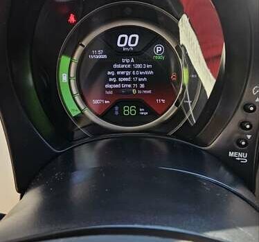 Белый Фиат 500e, объемом двигателя 0 л и пробегом 58 тыс. км за 7500 $, фото 14 на Automoto.ua