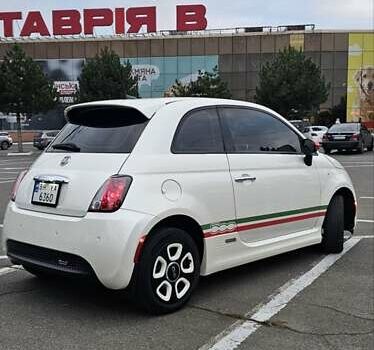 Белый Фиат 500e, объемом двигателя 0 л и пробегом 58 тыс. км за 7500 $, фото 1 на Automoto.ua