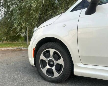 Белый Фиат 500e, объемом двигателя 0 л и пробегом 68 тыс. км за 6300 $, фото 8 на Automoto.ua
