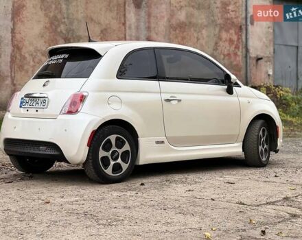 Белый Фиат 500e, объемом двигателя 0 л и пробегом 122 тыс. км за 7500 $, фото 6 на Automoto.ua