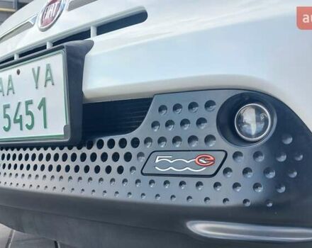 Білий Фіат 500e, об'ємом двигуна 0 л та пробігом 55 тис. км за 10500 $, фото 18 на Automoto.ua