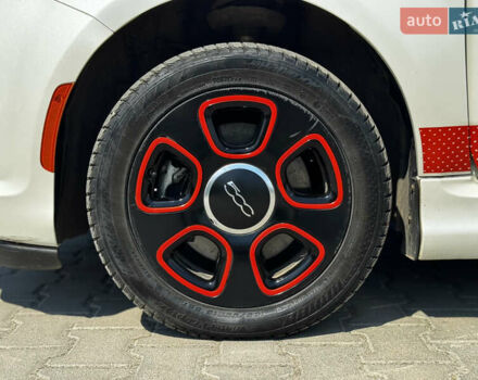 Белый Фиат 500e, объемом двигателя 0 л и пробегом 58 тыс. км за 8400 $, фото 15 на Automoto.ua