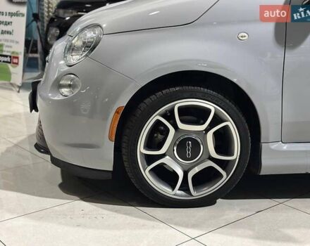 Белый Фиат 500e, объемом двигателя 0 л и пробегом 80 тыс. км за 9440 $, фото 11 на Automoto.ua
