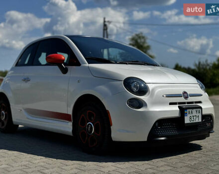Белый Фиат 500e, объемом двигателя 0 л и пробегом 58 тыс. км за 8400 $, фото 10 на Automoto.ua