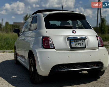 Белый Фиат 500e, объемом двигателя 0 л и пробегом 58 тыс. км за 8400 $, фото 18 на Automoto.ua