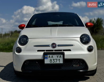 Белый Фиат 500e, объемом двигателя 0 л и пробегом 58 тыс. км за 8400 $, фото 6 на Automoto.ua