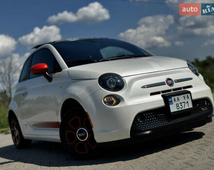 Белый Фиат 500e, объемом двигателя 0 л и пробегом 58 тыс. км за 8400 $, фото 7 на Automoto.ua