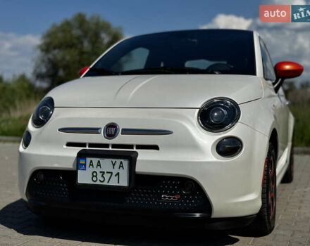 Белый Фиат 500e, объемом двигателя 0 л и пробегом 58 тыс. км за 8400 $, фото 4 на Automoto.ua