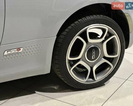 Белый Фиат 500e, объемом двигателя 0 л и пробегом 80 тыс. км за 9440 $, фото 10 на Automoto.ua