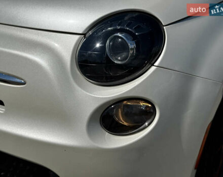 Белый Фиат 500e, объемом двигателя 0 л и пробегом 58 тыс. км за 8400 $, фото 13 на Automoto.ua