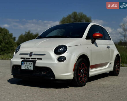 Белый Фиат 500e, объемом двигателя 0 л и пробегом 58 тыс. км за 8400 $, фото 2 на Automoto.ua