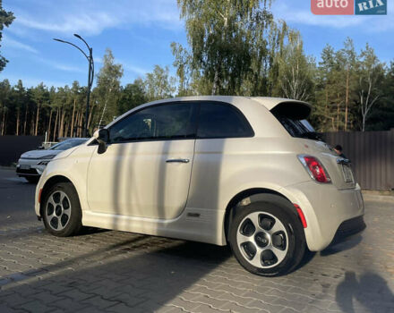 Белый Фиат 500e, объемом двигателя 0 л и пробегом 95 тыс. км за 8200 $, фото 4 на Automoto.ua