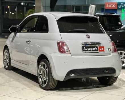 Белый Фиат 500e, объемом двигателя 0 л и пробегом 80 тыс. км за 9440 $, фото 6 на Automoto.ua