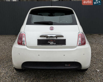 Белый Фиат 500e, объемом двигателя 0 л и пробегом 56 тыс. км за 8700 $, фото 10 на Automoto.ua