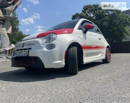 Белый Фиат 500e, объемом двигателя 0 л и пробегом 28 тыс. км за 11000 $, фото 2 на Automoto.ua