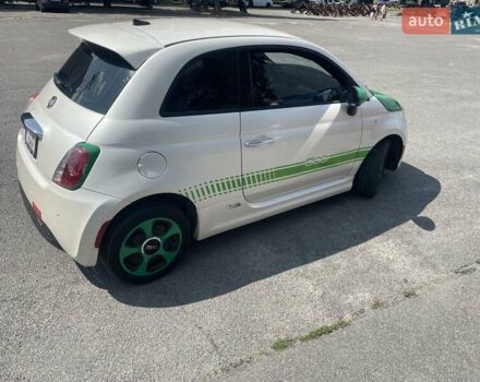 Белый Фиат 500e, объемом двигателя 0 л и пробегом 28 тыс. км за 11000 $, фото 4 на Automoto.ua