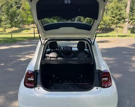 Білий Фіат 500e, об'ємом двигуна 0 л та пробігом 33 тис. км за 16700 $, фото 9 на Automoto.ua