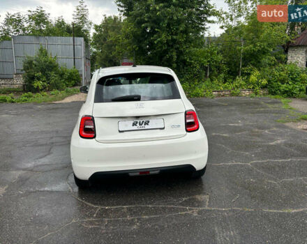 Белый Фиат 500e, объемом двигателя 0 л и пробегом 36 тыс. км за 15000 $, фото 5 на Automoto.ua