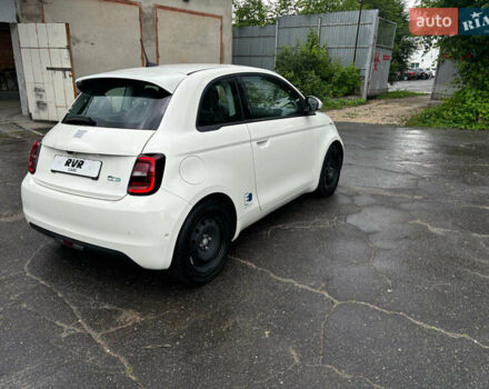 Белый Фиат 500e, объемом двигателя 0 л и пробегом 36 тыс. км за 15000 $, фото 1 на Automoto.ua