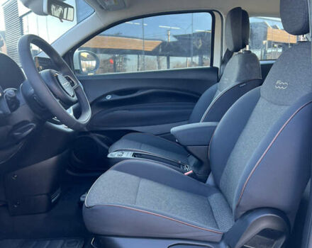 Белый Фиат 500e, объемом двигателя 0 л и пробегом 25 тыс. км за 14200 $, фото 19 на Automoto.ua