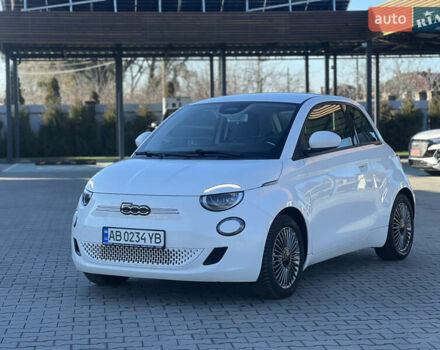 Белый Фиат 500e, объемом двигателя 0 л и пробегом 25 тыс. км за 14200 $, фото 1 на Automoto.ua