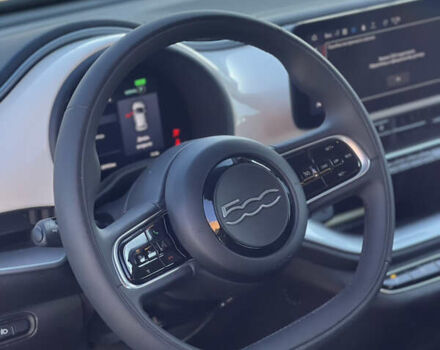 Белый Фиат 500e, объемом двигателя 0 л и пробегом 25 тыс. км за 14200 $, фото 18 на Automoto.ua