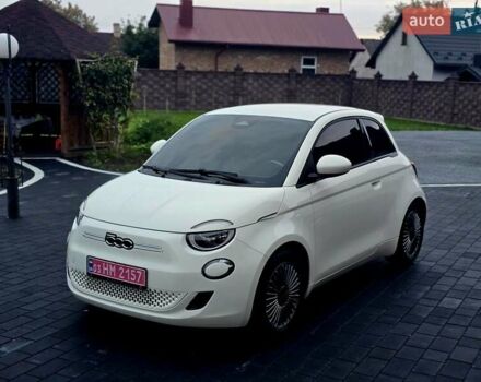 Белый Фиат 500e, объемом двигателя 0 л и пробегом 28 тыс. км за 13999 $, фото 21 на Automoto.ua